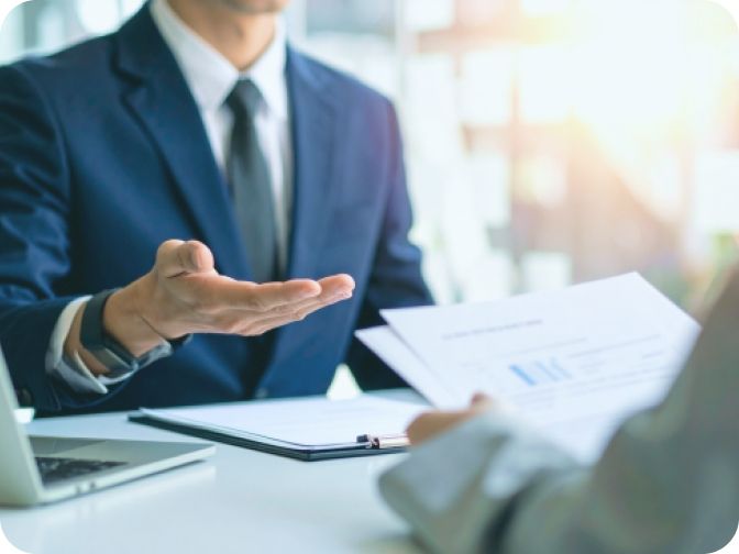 オンライン会議や面談の様子を表現したイラスト